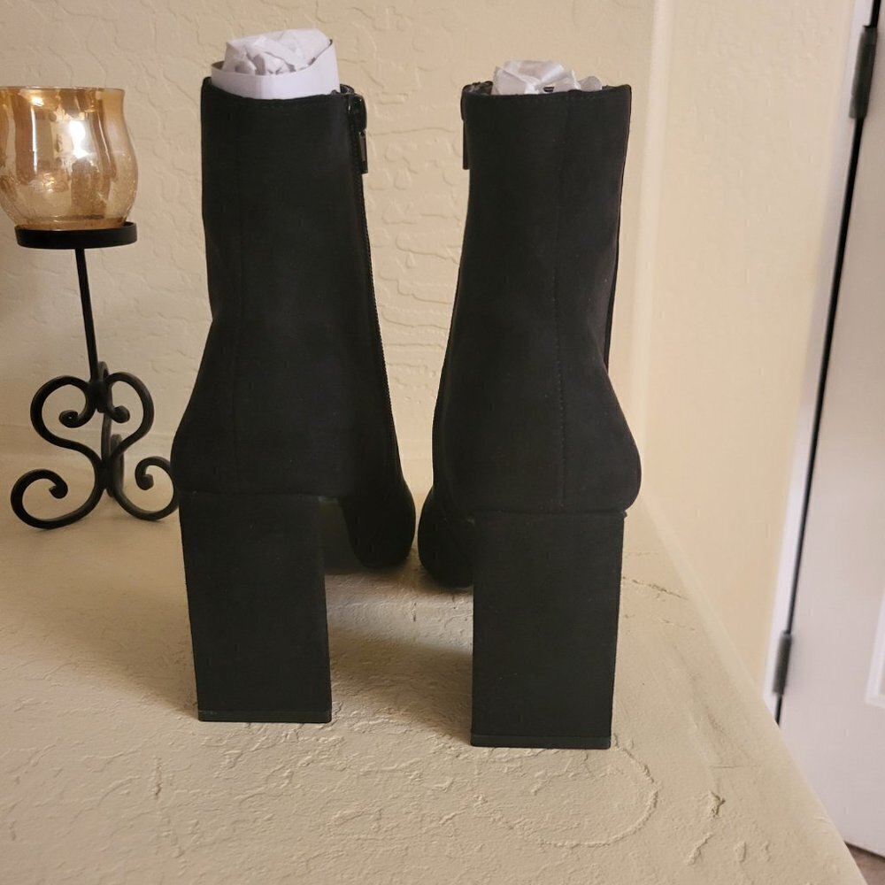 BAR III Asya Flared Booties Size 9 NIB - Picture 3 of 10